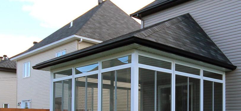 Exploring Sunroom Roof Designs:  Choosing the Perfect Style for Montreal